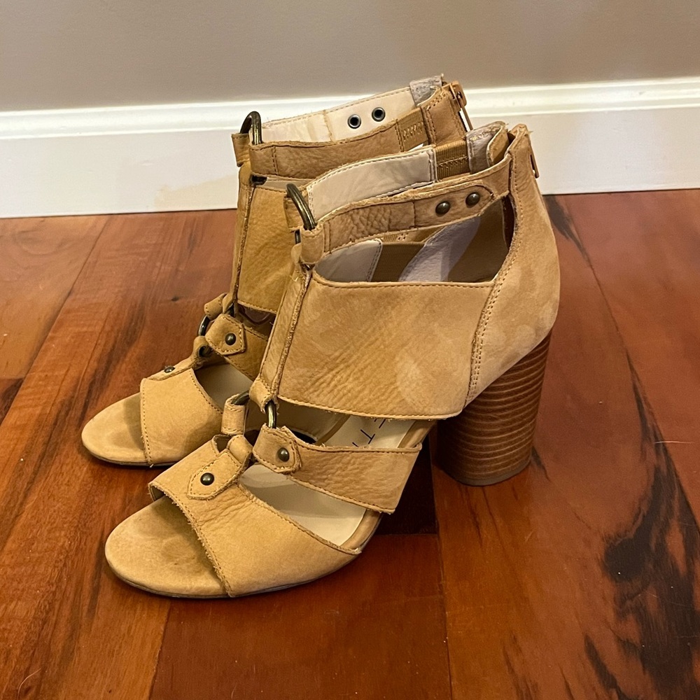 Sole society tan suede sandals